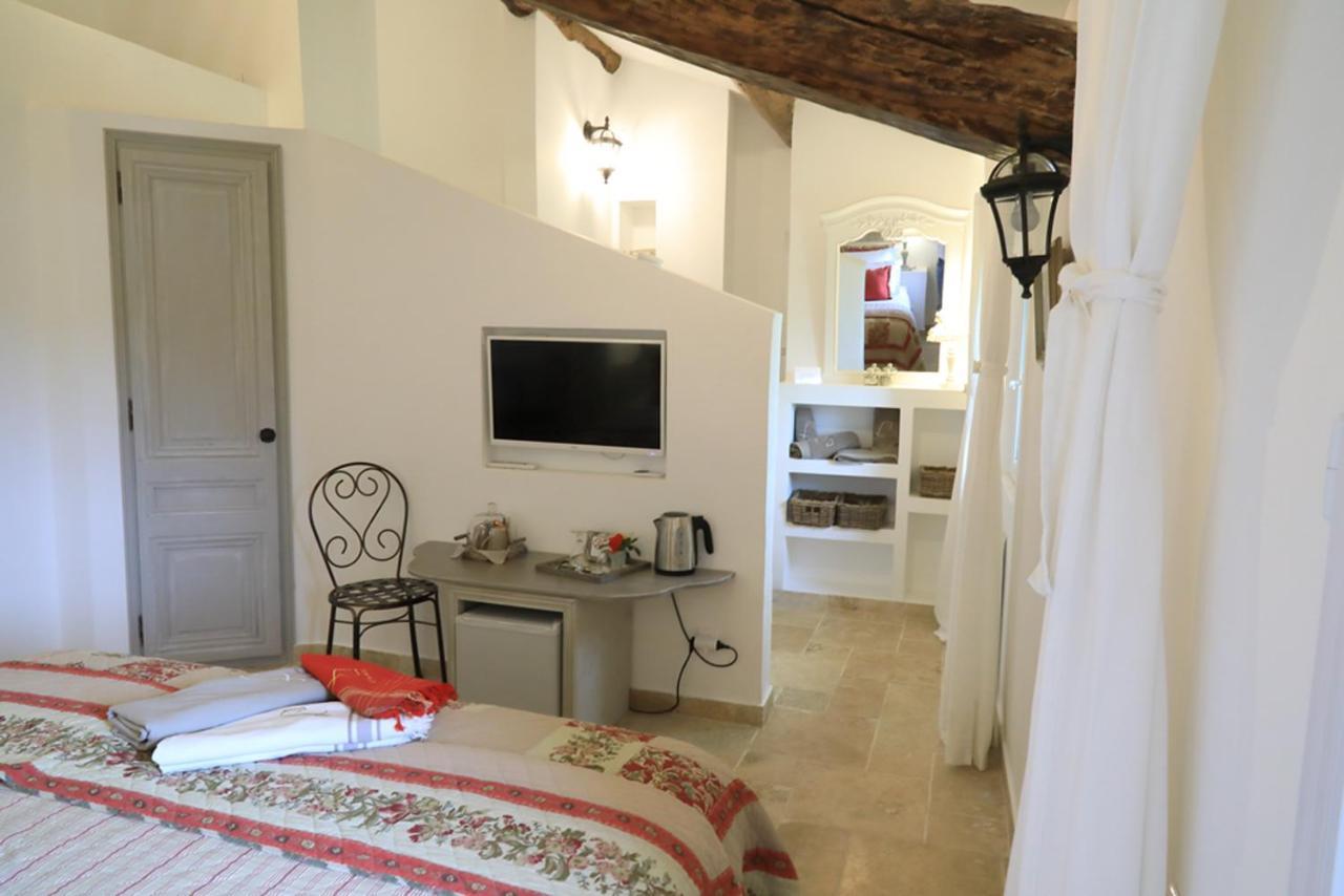 Maison D'Hotes "Les Ecuries Du Mas" Lamanon Luaran gambar