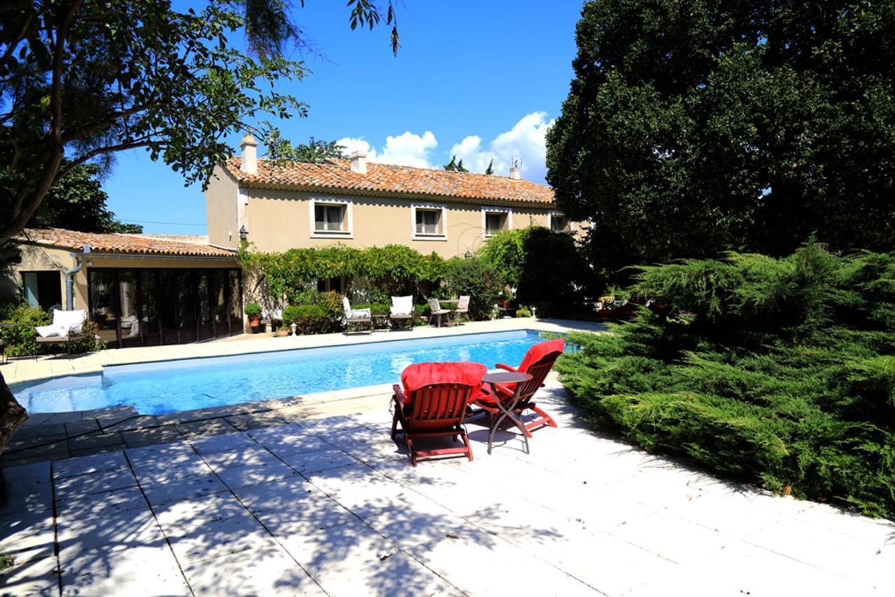 Maison D'Hotes "Les Ecuries Du Mas" Lamanon Luaran gambar